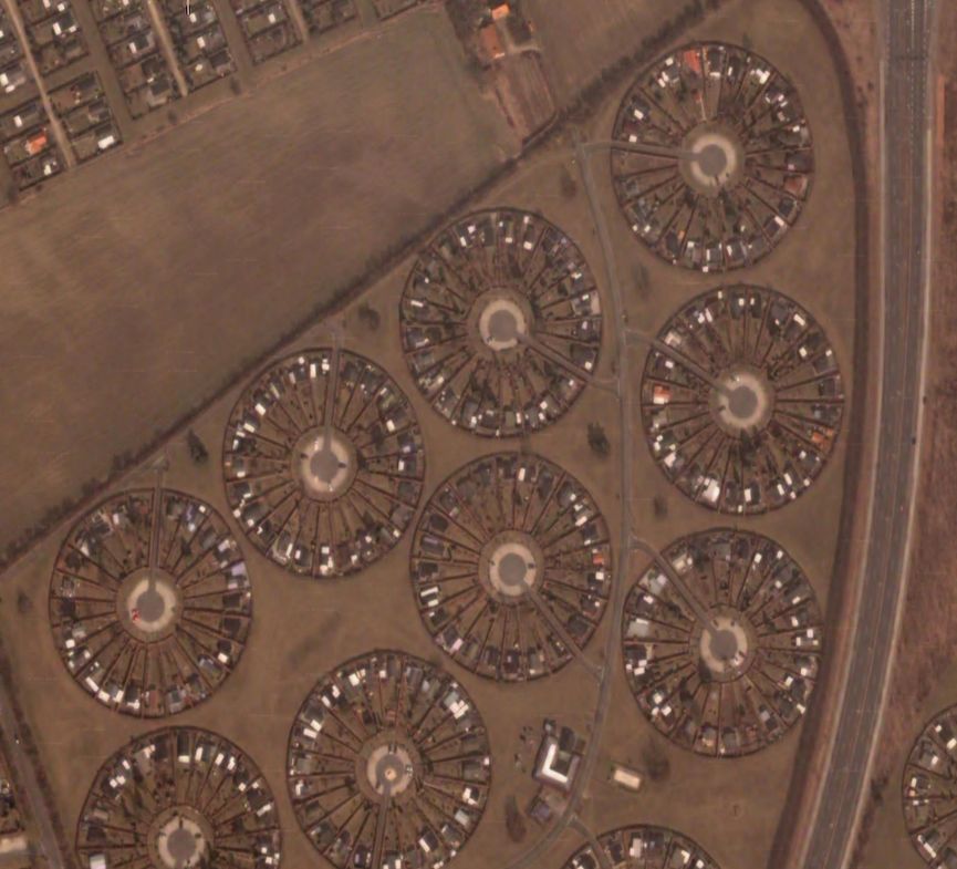Garden City in Brøndby, Denmark, 2003.jpg
