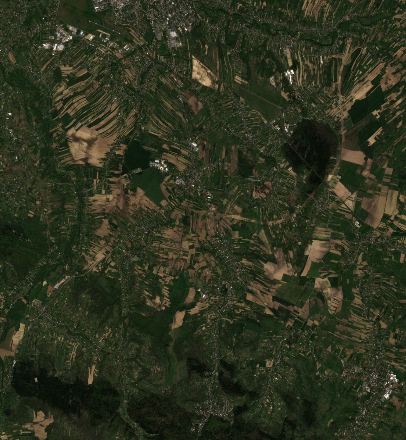 Sentinel-2-L2A_TRUE_COLOR_2023-05-01_2025-01-13_2415337.69_6370015.87_2435883.97_6392288.03_EPSG_3857_15_leastRecent_logo.jpeg