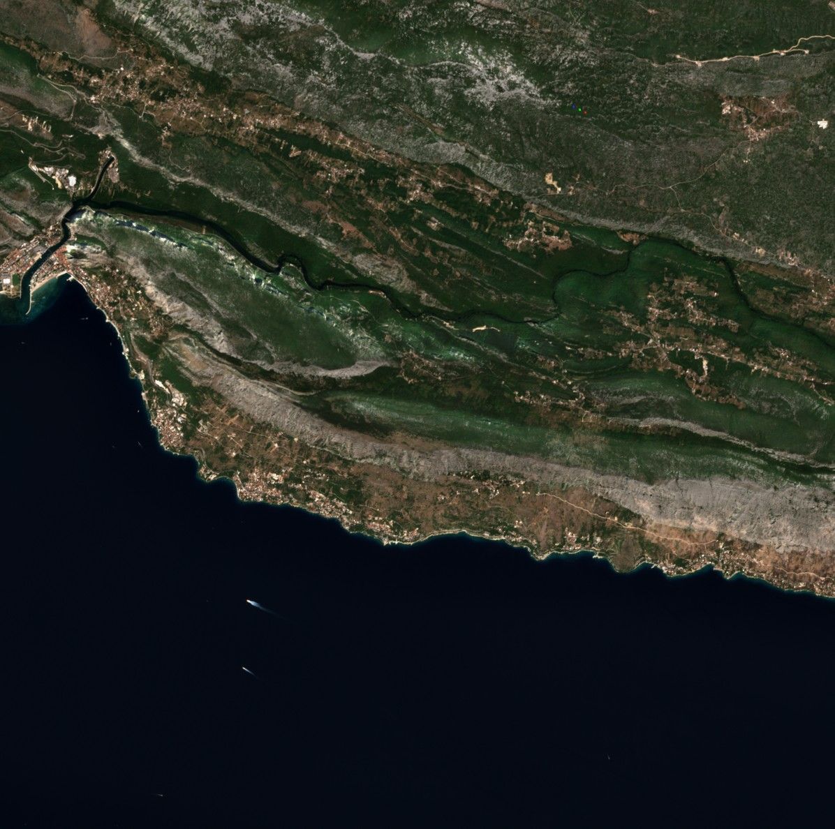 Sentinel-2-L2A_TRUE_COLOR_2026-08-11_2026-08-17T12_43_21.098080_1857032.77_5368577.93_1873505.91_5384939.89_EPSG_3857_100_leastRecent_logo.jpeg