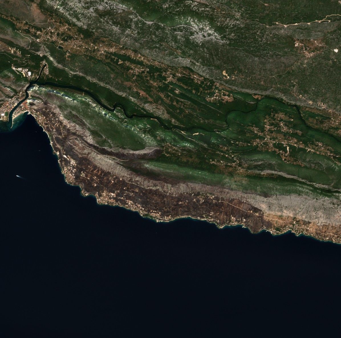 Sentinel-2-L2A_TRUE_COLOR_2026-08-16_2026-08-17T12_43_41.875361_1857032.77_5368577.93_1873505.91_5384939.89_EPSG_3857_100_leastRecent_logo.jpeg