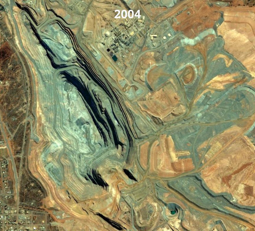 The Fimiston open mine in Western Australia, 2004.jpg